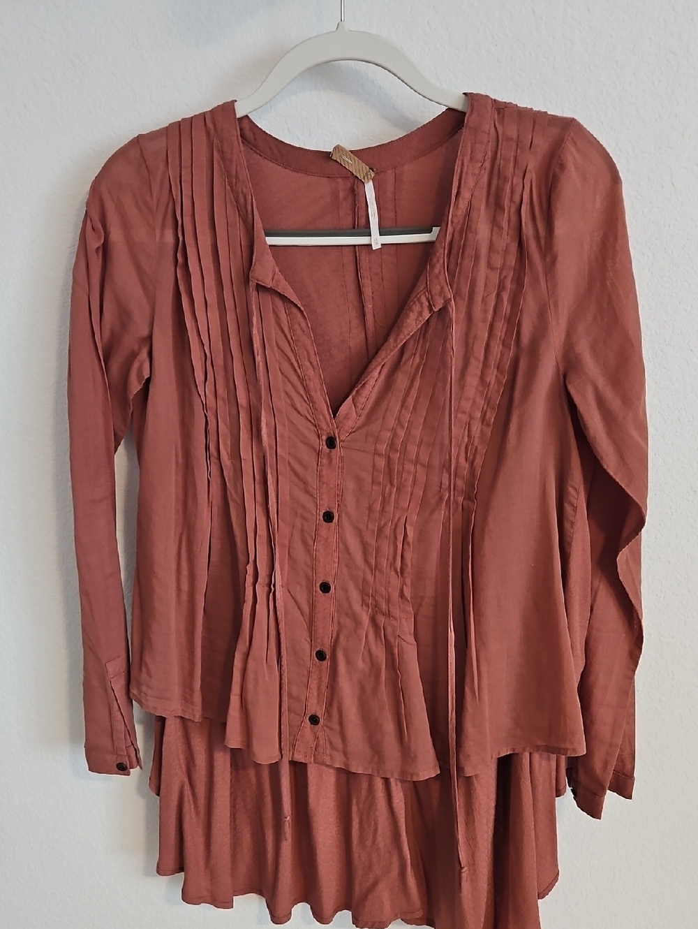 Free People Women's Pintuck V-Neck Long Sleeve Top - Rust Sz Xs Petite